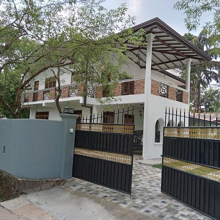 Sky Bloom Bed and Breakfast Homagama Exterior foto