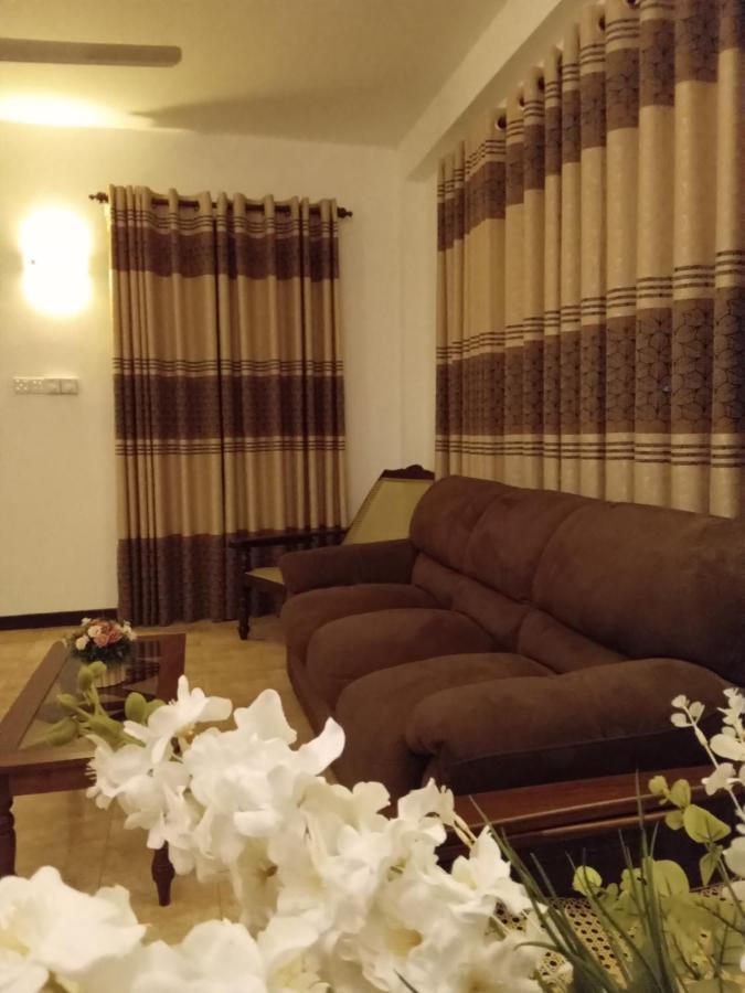Sky Bloom Bed and Breakfast Homagama Exterior foto