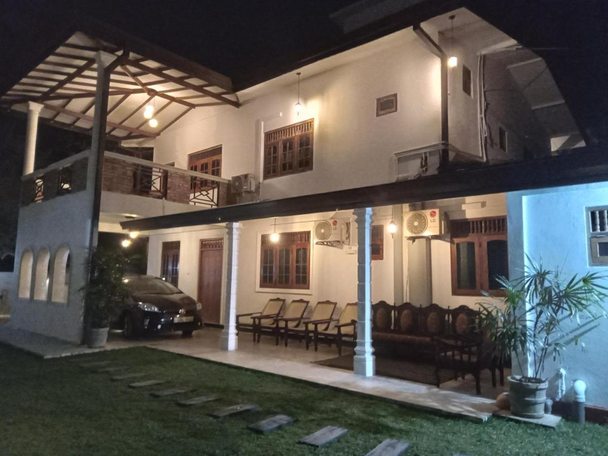 Sky Bloom Bed and Breakfast Homagama Exterior foto
